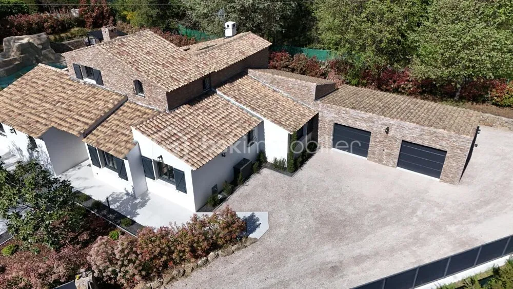 Vue aérienne - Villa Rénovée avec Piscine à Roquefort-les-Pins