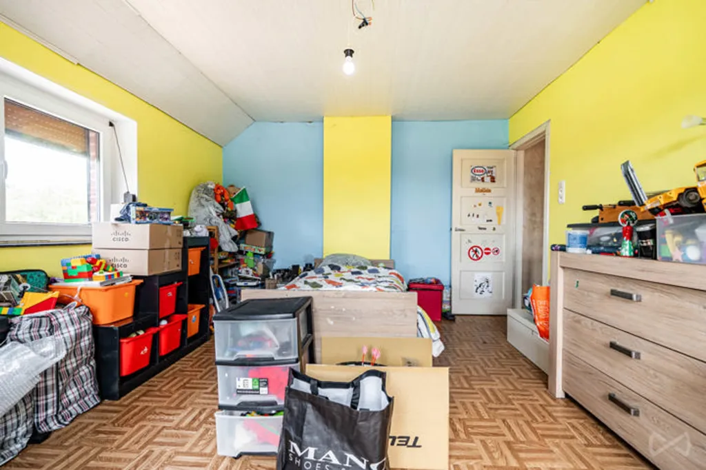 Chambres - Maison 4 Façades avec Jardin et Garage à Berzée