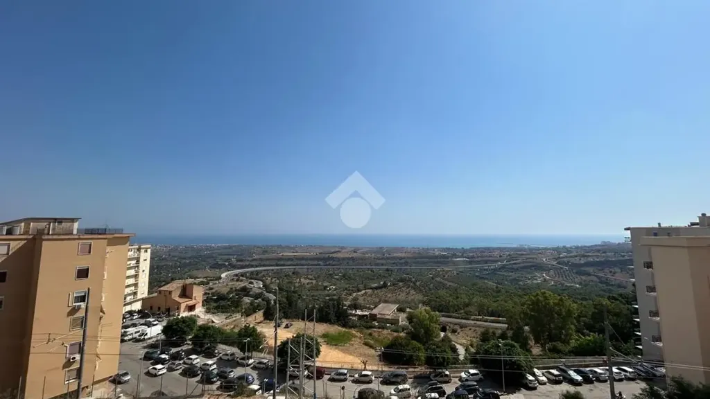 Balcony - Four-Bedroom Apartment with Sea View in Agrigento