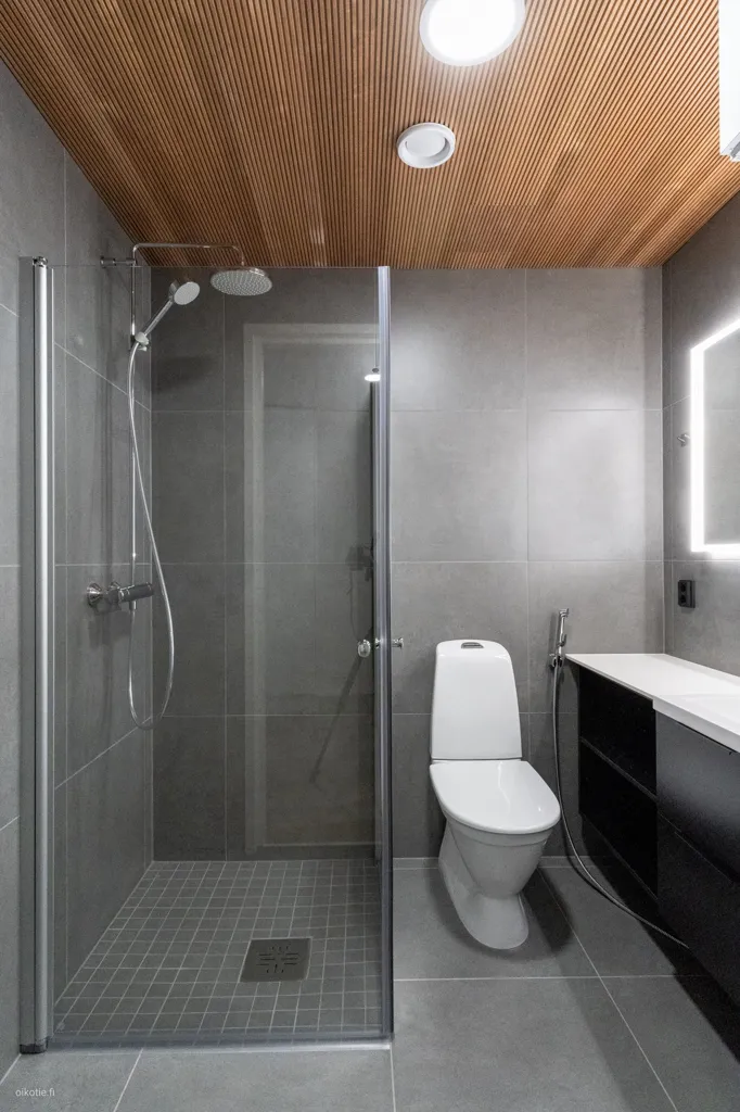 Vannitoad - Modern Studio with Balcony in Turku