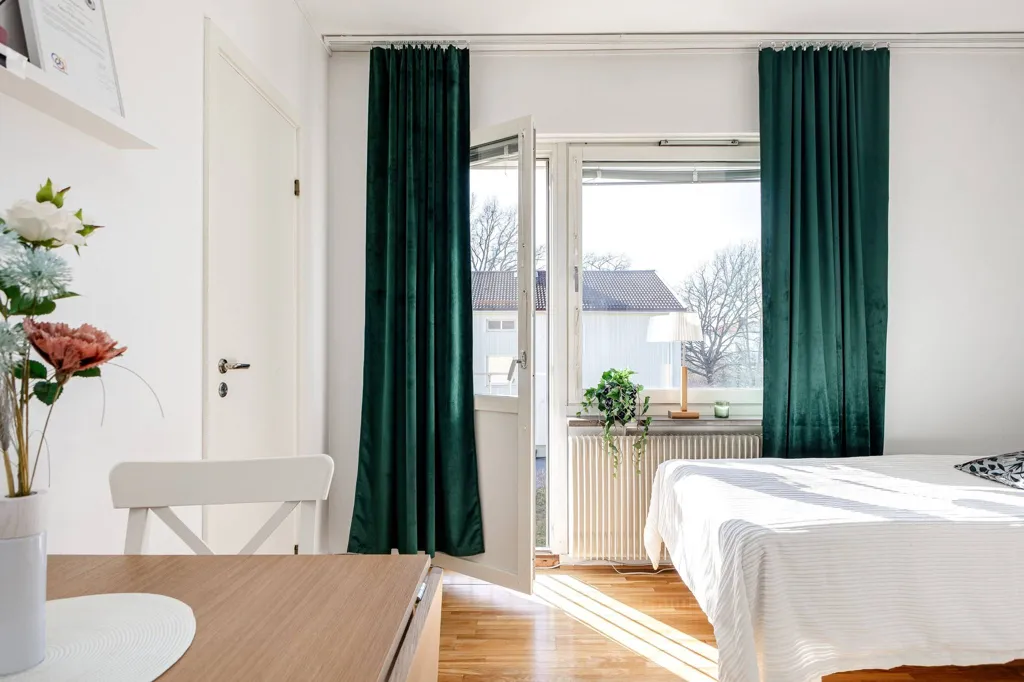 Chambres - Apartment with Balcony in Enköping