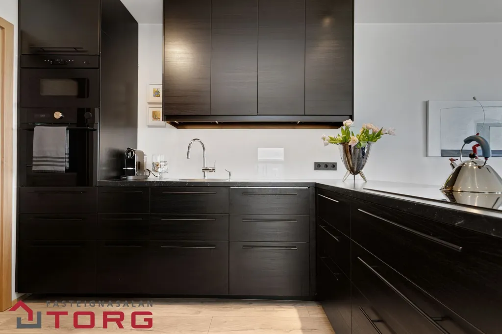 Kitchen - Modernised Apartment with View in Grafarvogur