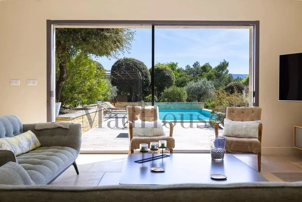 Elutuba - Newly Built Mas with Pool in Luberon