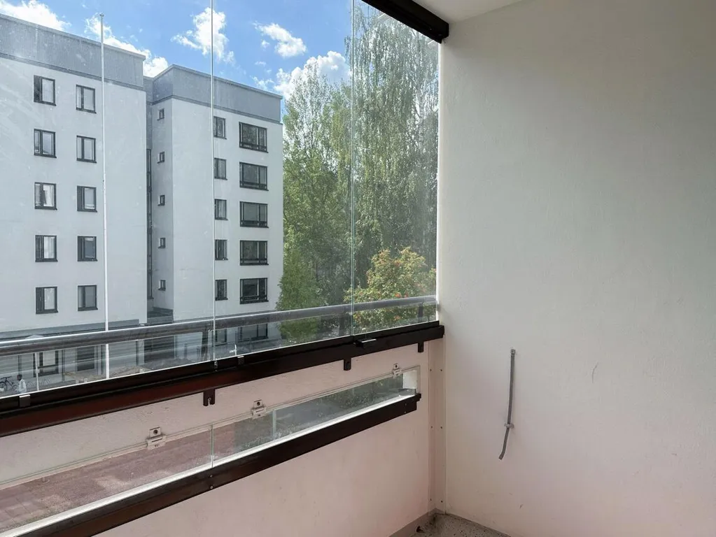 Balcon - Spacious Flat with Balcony in Länsimäki, Vantaa