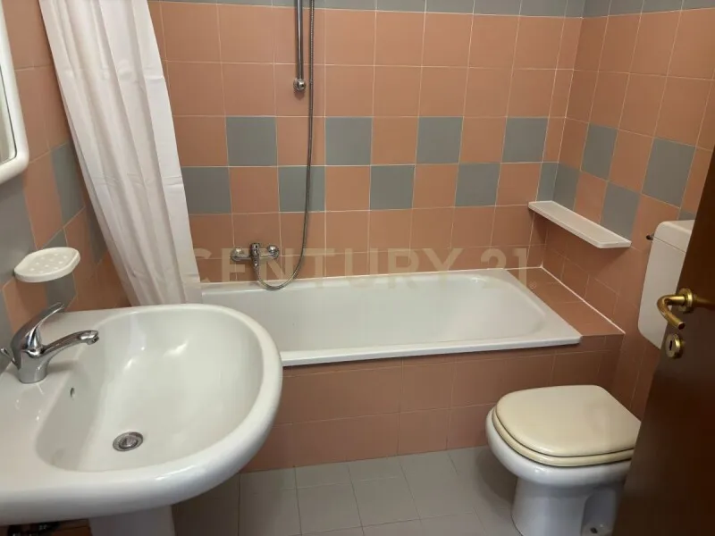Vannitoad - Modern 2-Bedroom Apartment in Verona