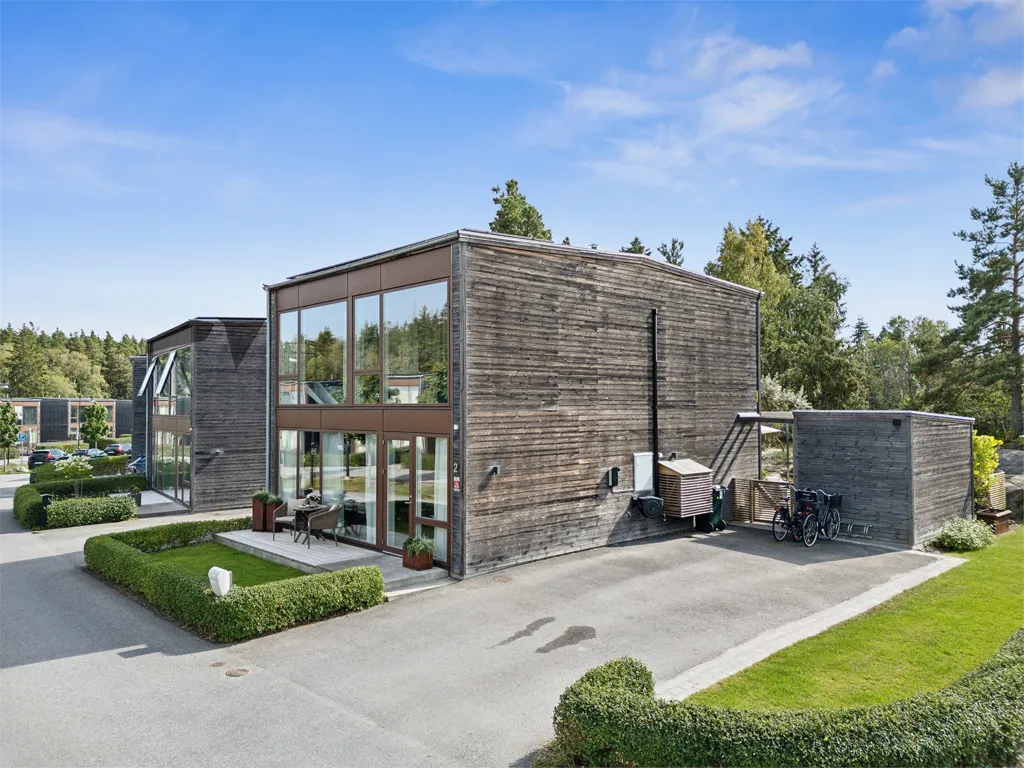 Välivaade - Modern Two-Storey Flat with Garden in Klinta