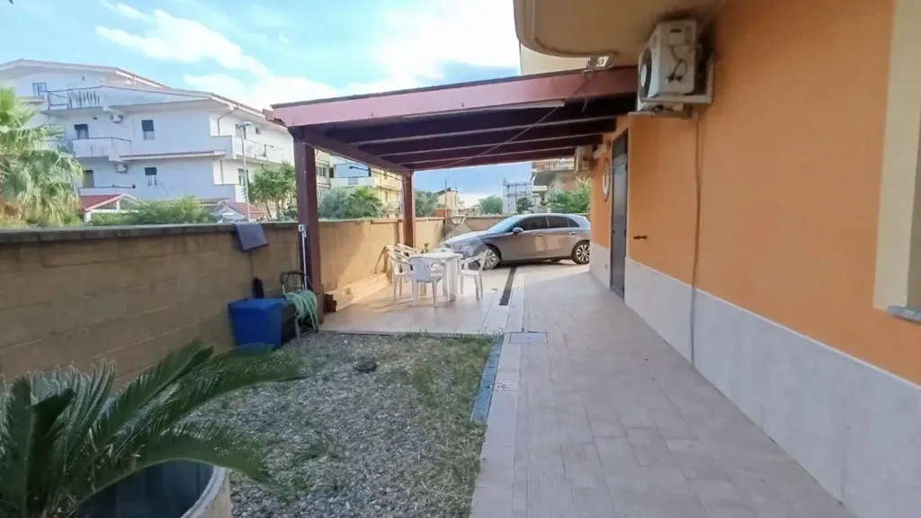 Terrasse - Bright Apartment with Balconies in Cropani