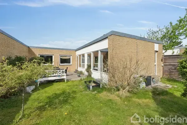 Aed - Modern Rowhouse with Community Focus in Kvistgård