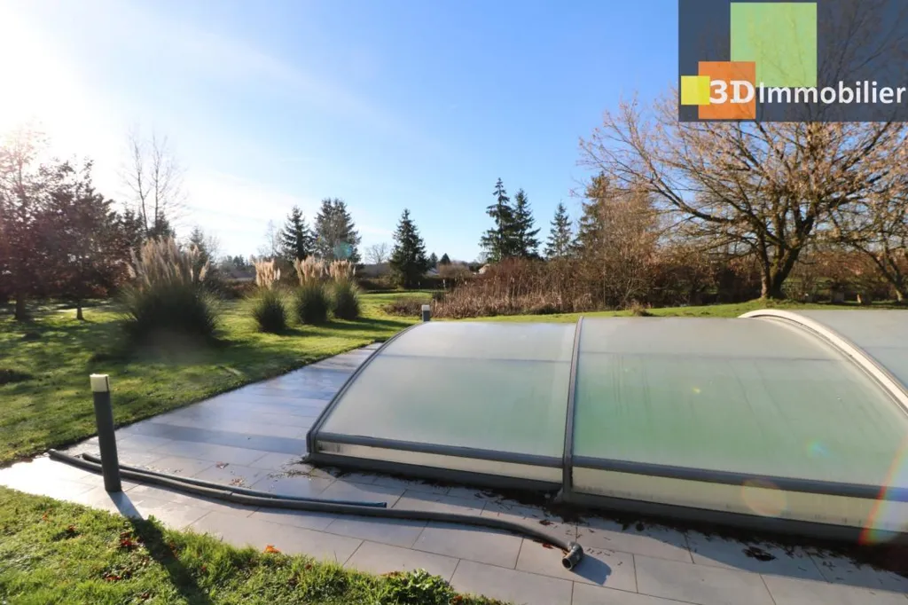 Jardin - Maison de Campagne avec Piscine et Jardin à Dole