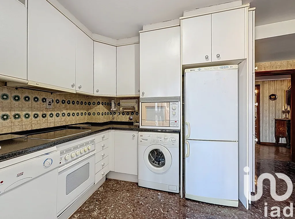 Köök - Spacious 5-Bedroom Flat with Terrace in Zaragoza