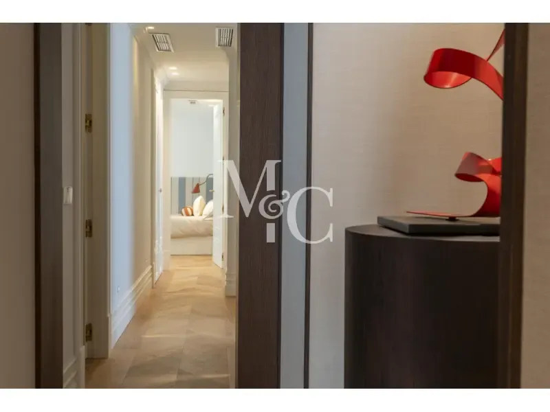 Esik - Penthouse with 360° Views in Goya, Madrid