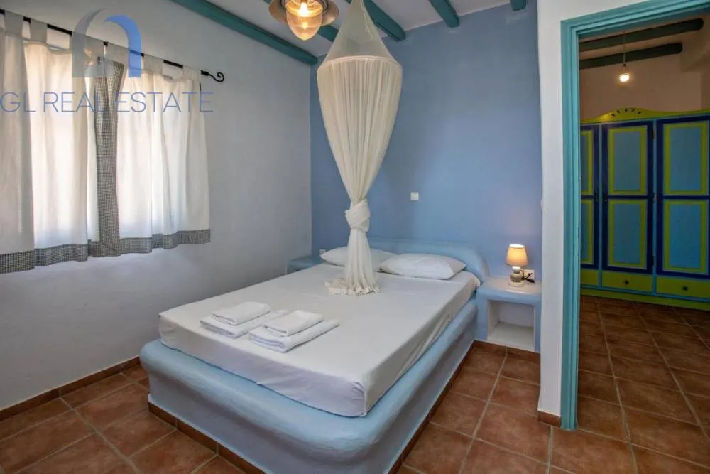 Chambres - Renovated Apartment Complex in Agia Varvara, Thira