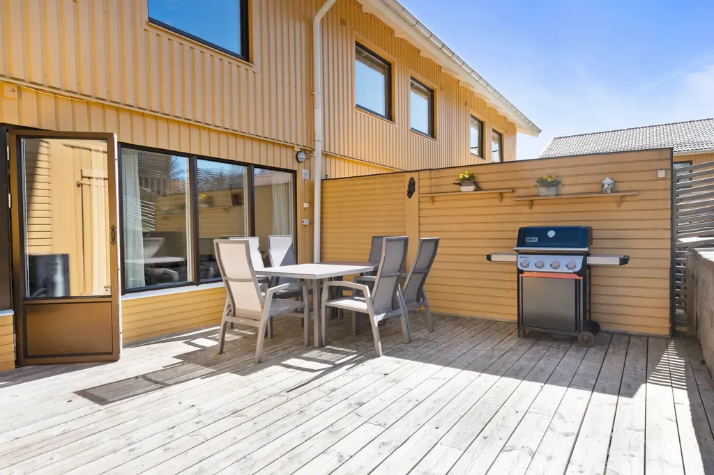 Terrass - Apartment with Garden in Bigården