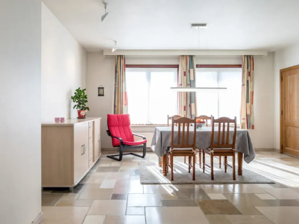 Salle à manger - Appartement Luminosité avec Garage à Roeselare