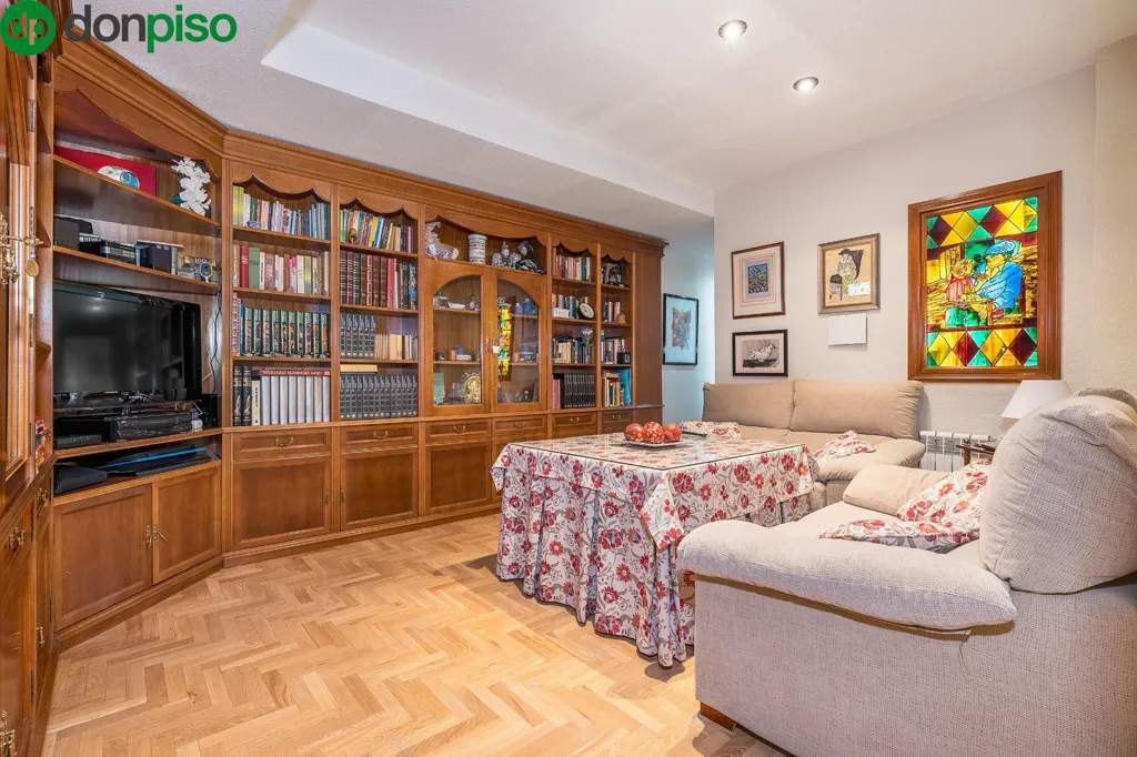 Séjour - 3-Bed Apartment with Balcony in Pajaritos, Granada