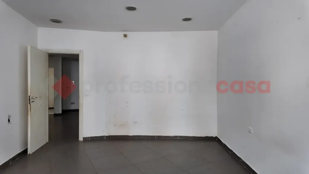 Pièces - Spacious Apartment with Portier in Portici
