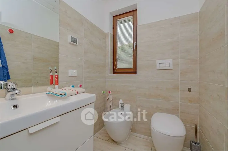 Salles de bain - Apartment with Garden and Valley View in Châtillon
