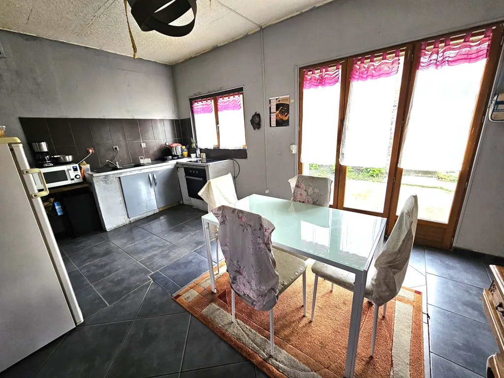 Sala da pranzo - Semi-Pitched House with Garden near Centre