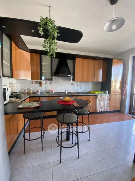Köök - Three-Storey Villa with Private Garden in Mortara