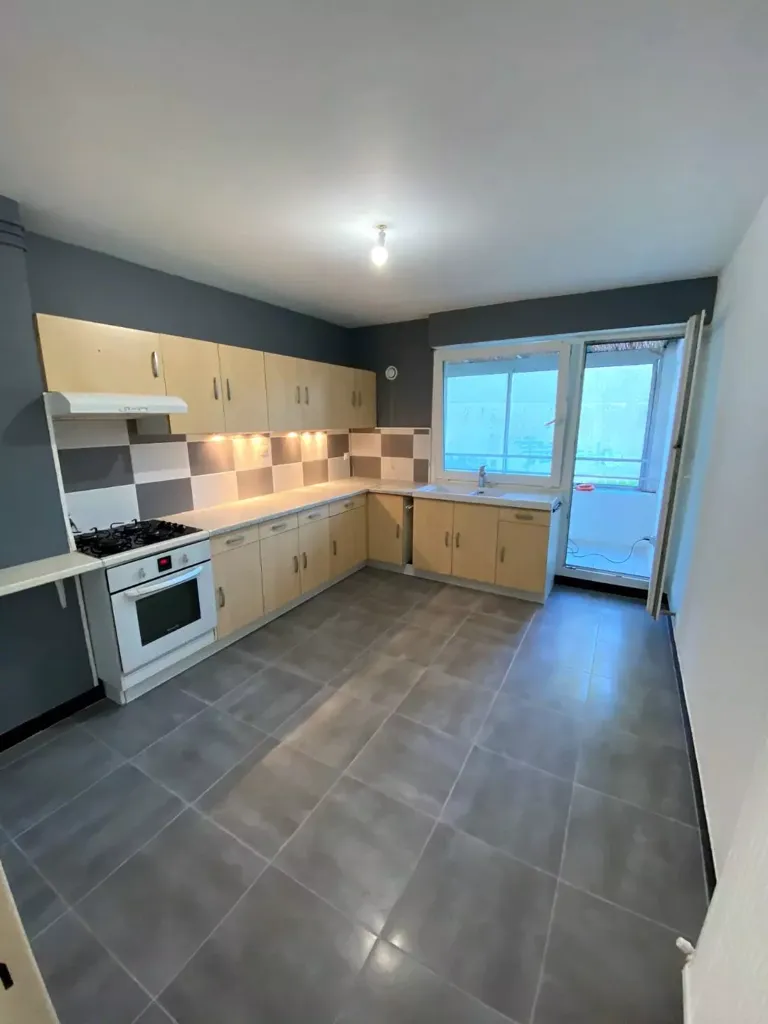 Köök - Spacious Apartment with City View in Bar-Le-Duc