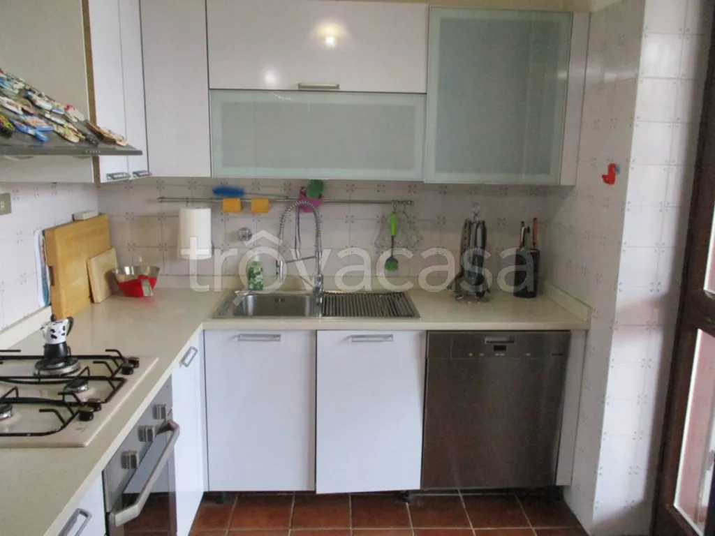 Cuisine - Bifamiliar Villa with Private Garden in La Loggia