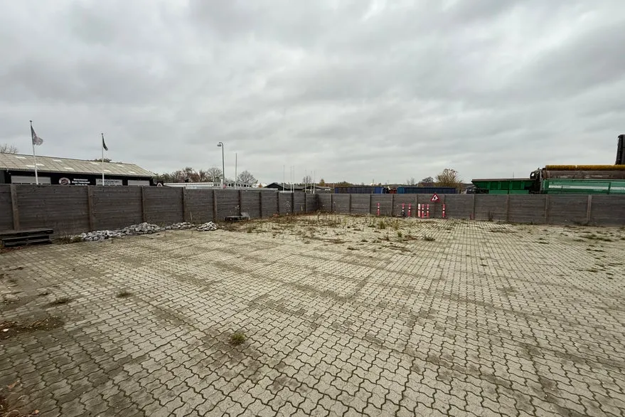 Garden - Secure 400 m² Video Monitored Plot in Production Area