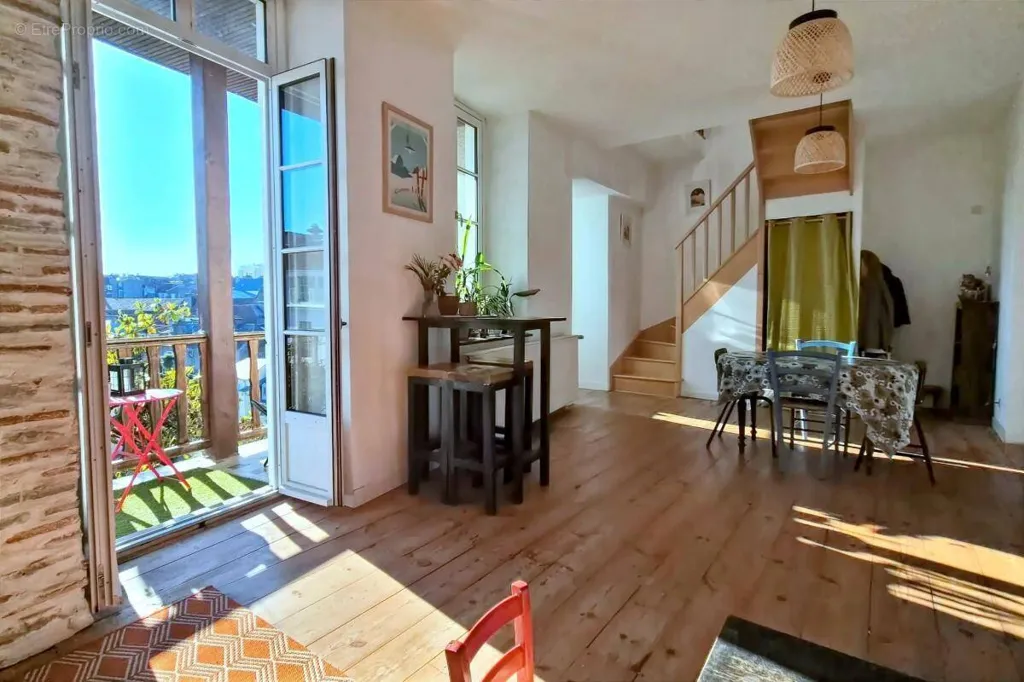 Soggiorno - Charming T3 with Balcony in Pau Centre