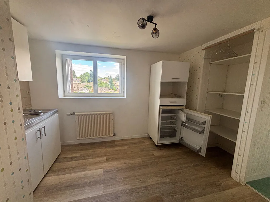 Köök - 2-Bedroom Apartment with Kitchen in Mayenne