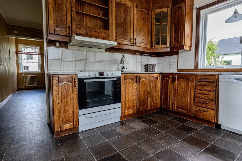 Cucina - Classic Red Brick Villa with Garden in Jörn