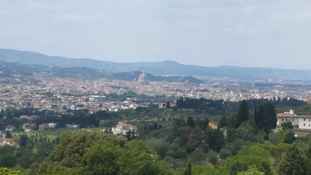 Panoramic Apartment with Garden in Settignano, Florence