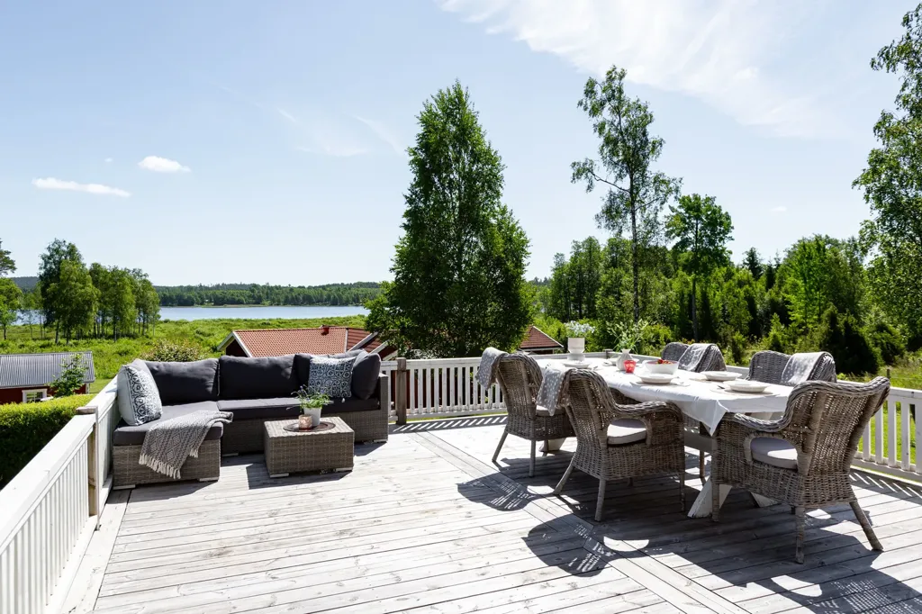 Terrazza - Holiday Home with Lake View in Jönköping