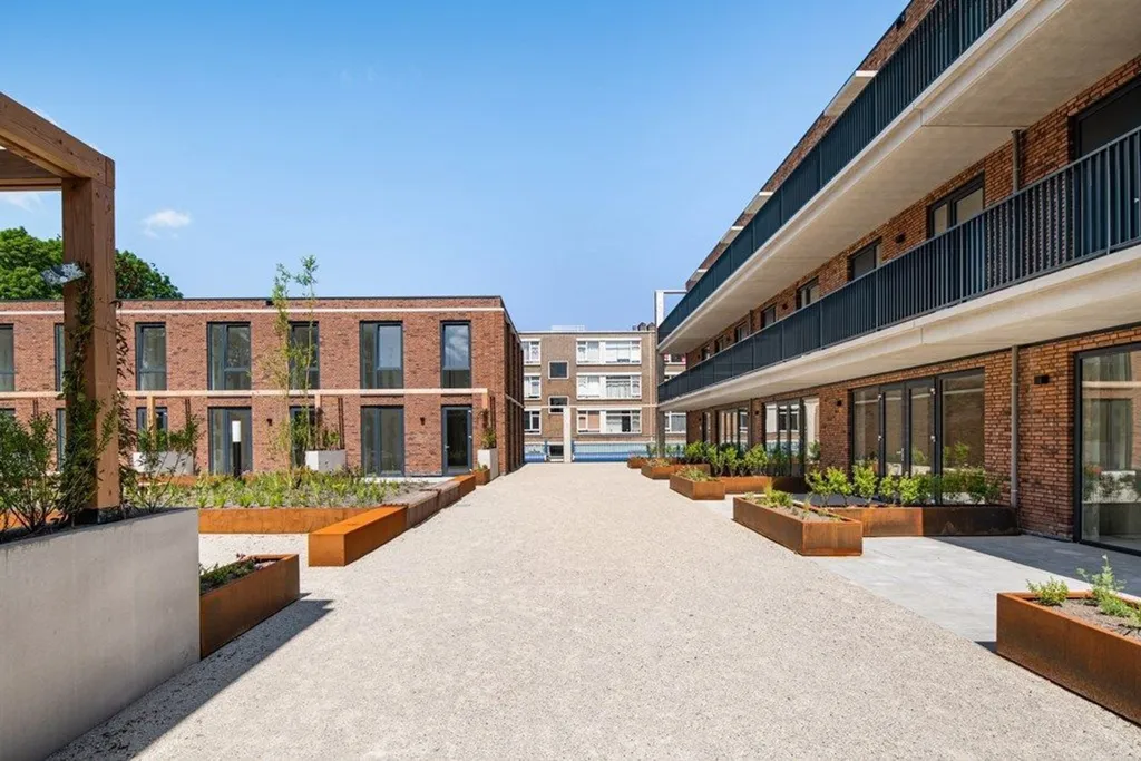 Aed - 1-Bedroom Apartment with Balcony in Rotterdam