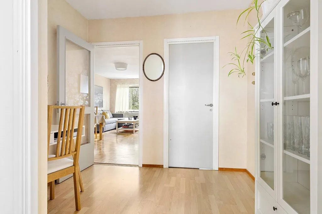 Esik - Apartment with Balcony in Trollhättan
