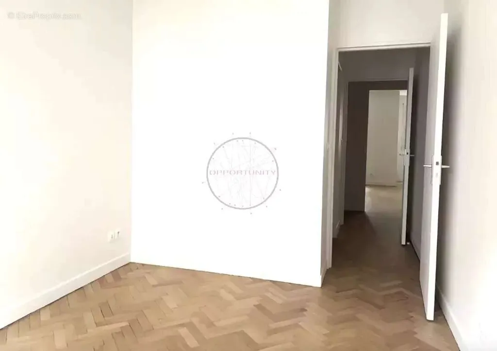 Pièces - Appartement Calme avec Ascenseur à Saint-Mandé