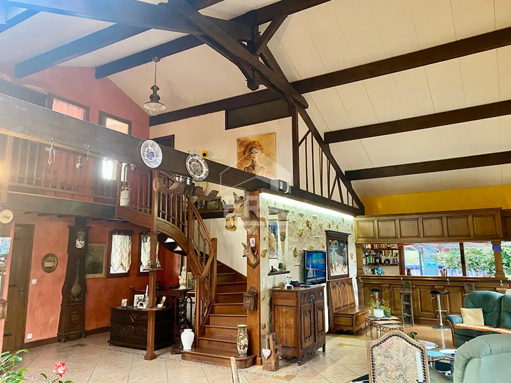 Elutuba - Traditional House with Pool in Pimbo