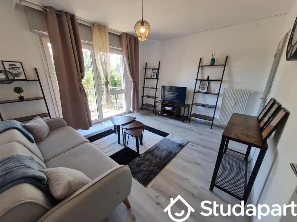 Séjour - Chambre en Colocation Meublée près de l'UHA