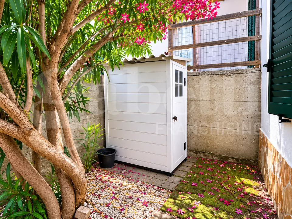 Jardin - Ground Floor Apartment with Veranda in Budoni