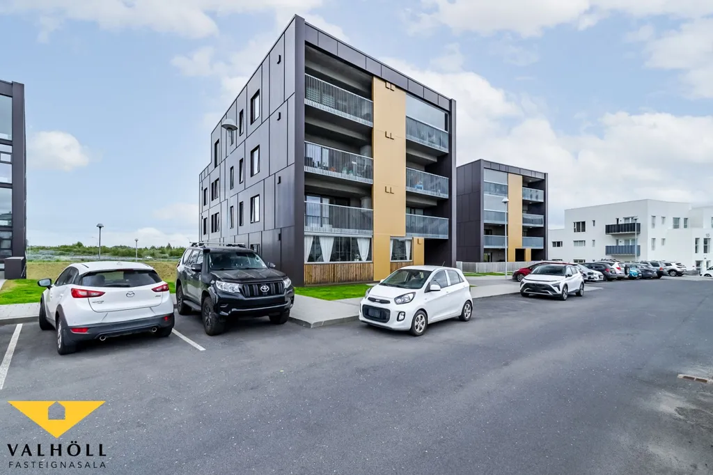 Välivaade - Modern Apartment with Balcony in Reykjavik