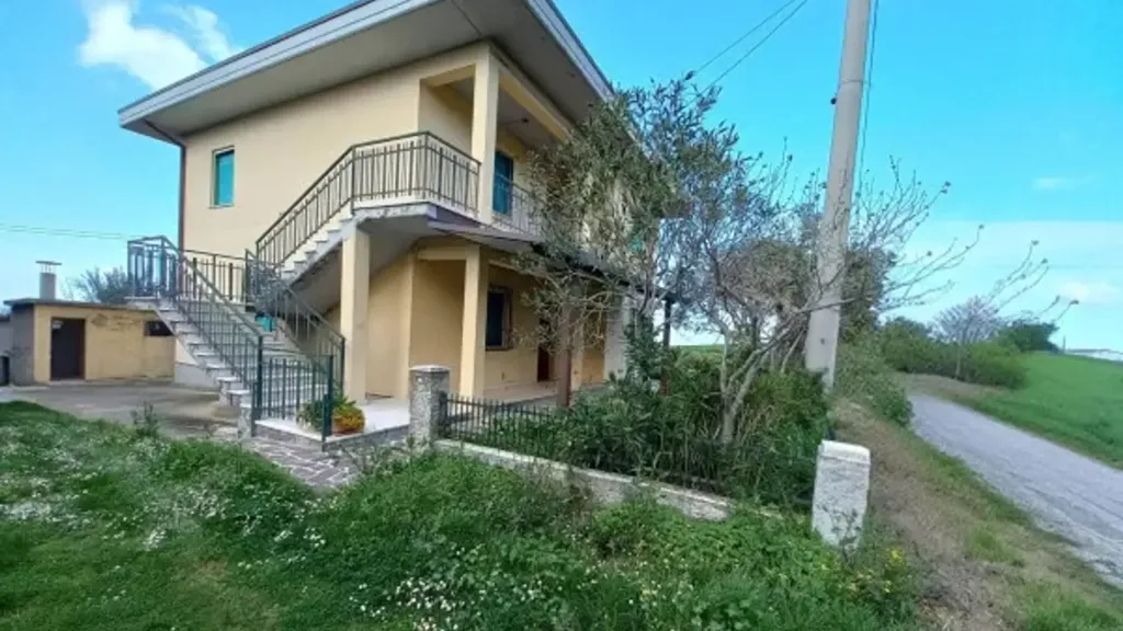 Välivaade - Detached House with Private Garden in Atessa