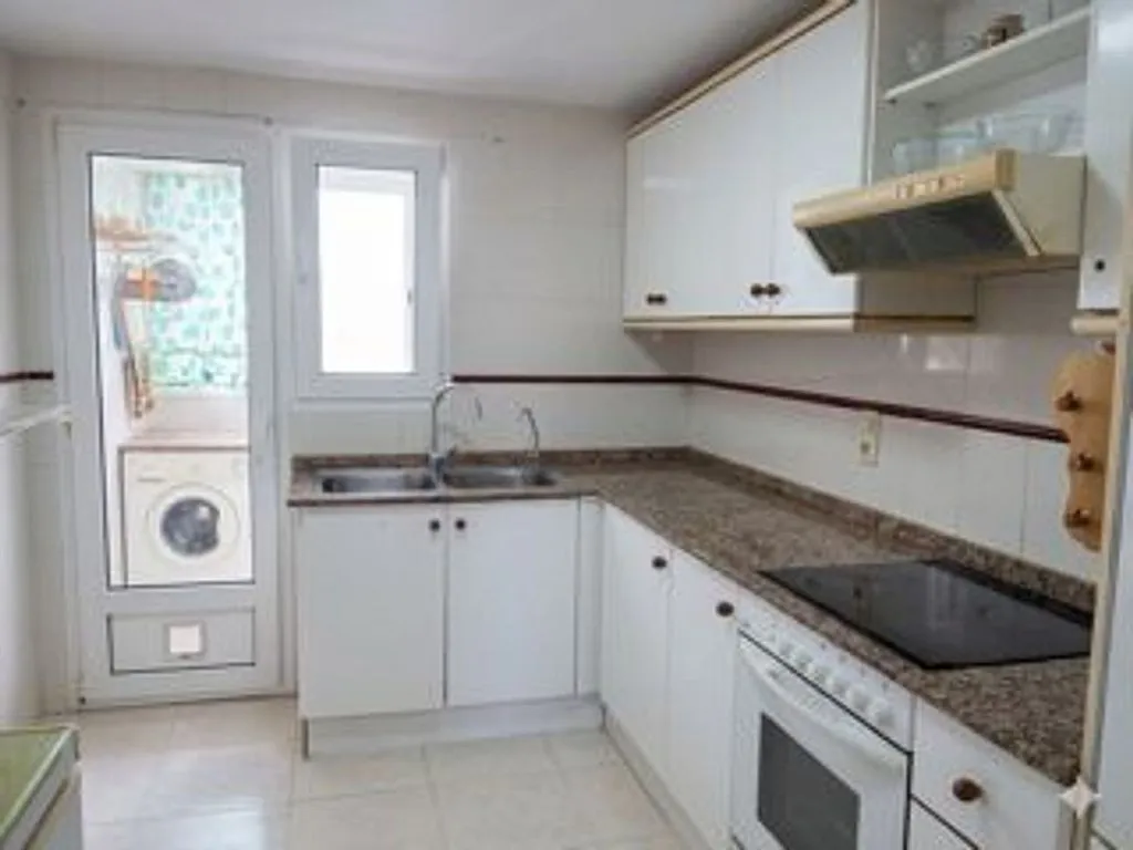 Cuisine - Spacious Apartment with Air Conditioning in Massalavés