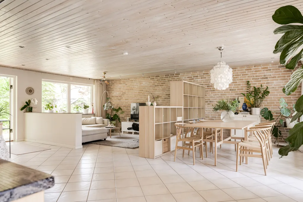Salle à manger - Stonework Villa with Garden on Canal Street