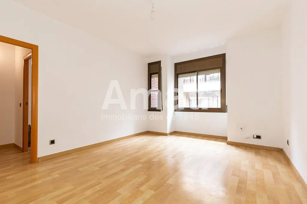 Pièces - Apartment with Air Conditioning in Esplugues de Llobregat