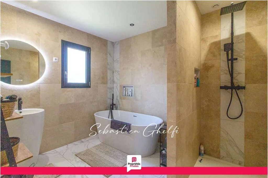 Vannitoad - Contemporary House with Large Garden in Contres
