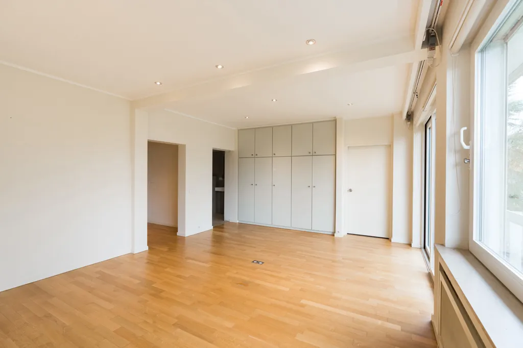 Séjour - Appartement Rénové avec Terrasse à Uccle
