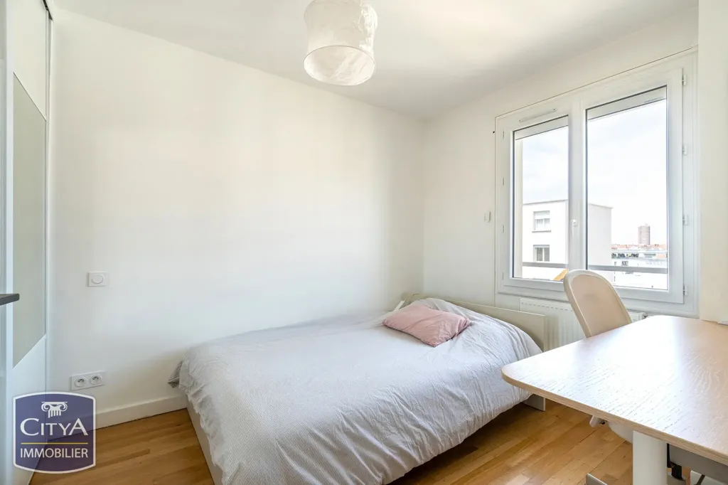 Chambres - Appartement 3 Chambres avec Séjour Lumineux à Lyon 7e