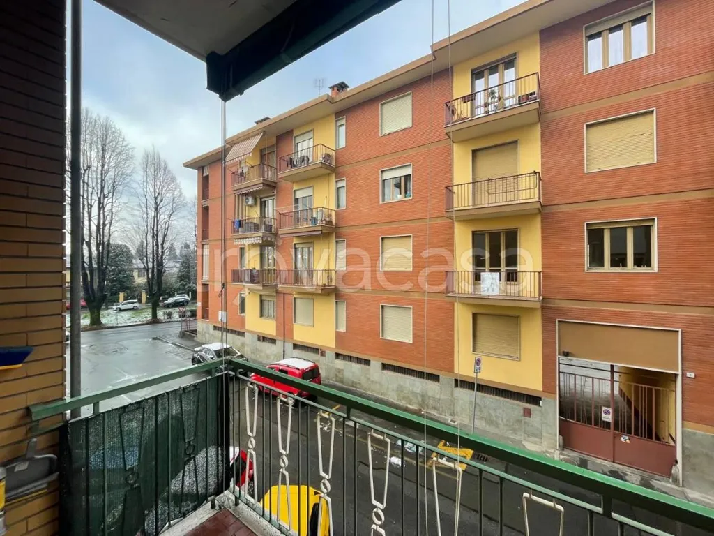 Balcon - Bright Apartment with Balcony in Pinerolo