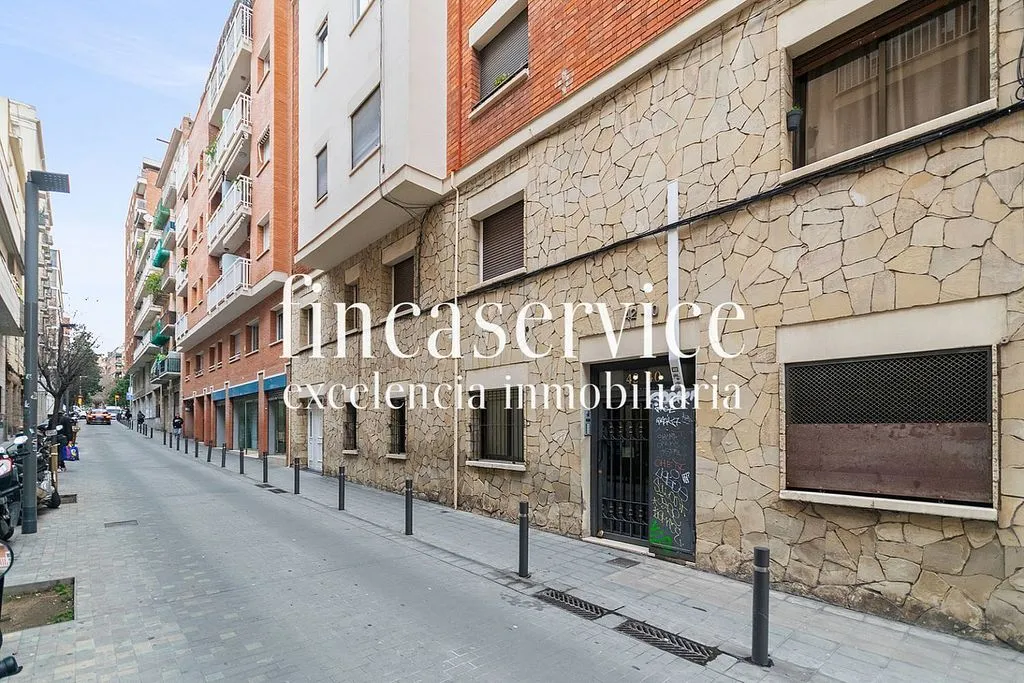 Välivaade - Flat with Two Accesses in Sants, Barcelona