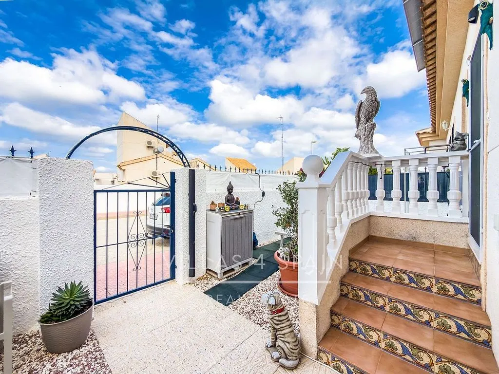 Terrass - Three-Bedroom House with Pool in Ciudad Quesada