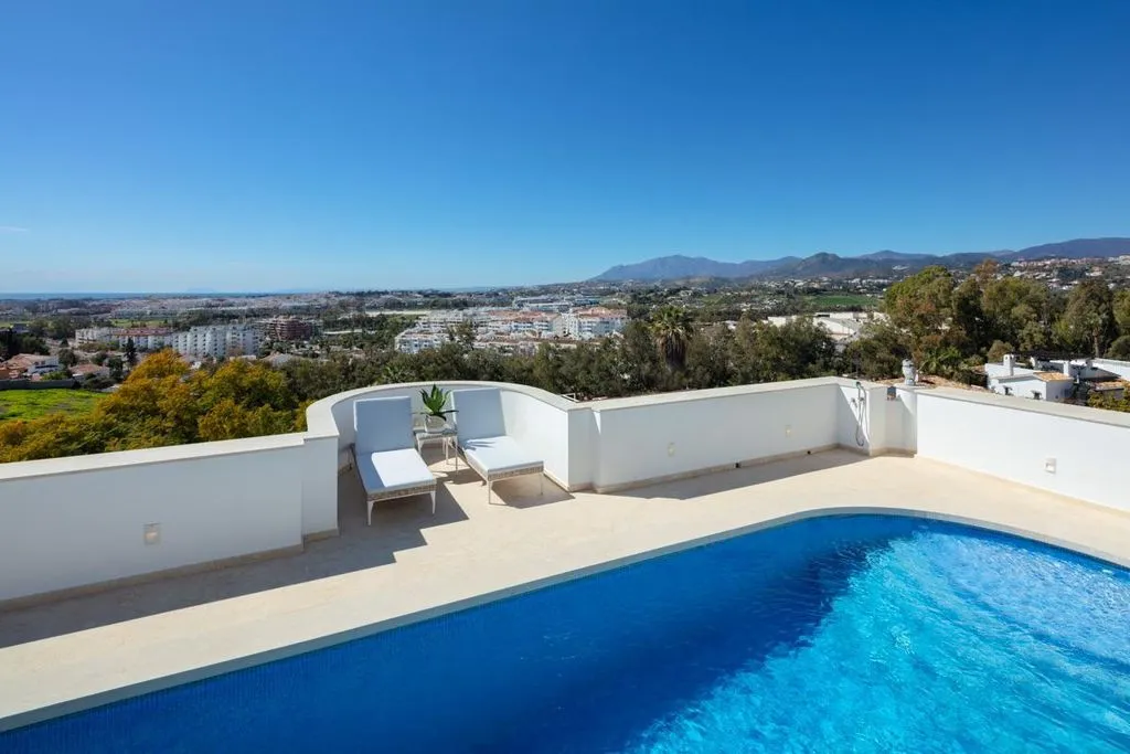 Piscine - Luxury Villa with Sea Views in Marbella