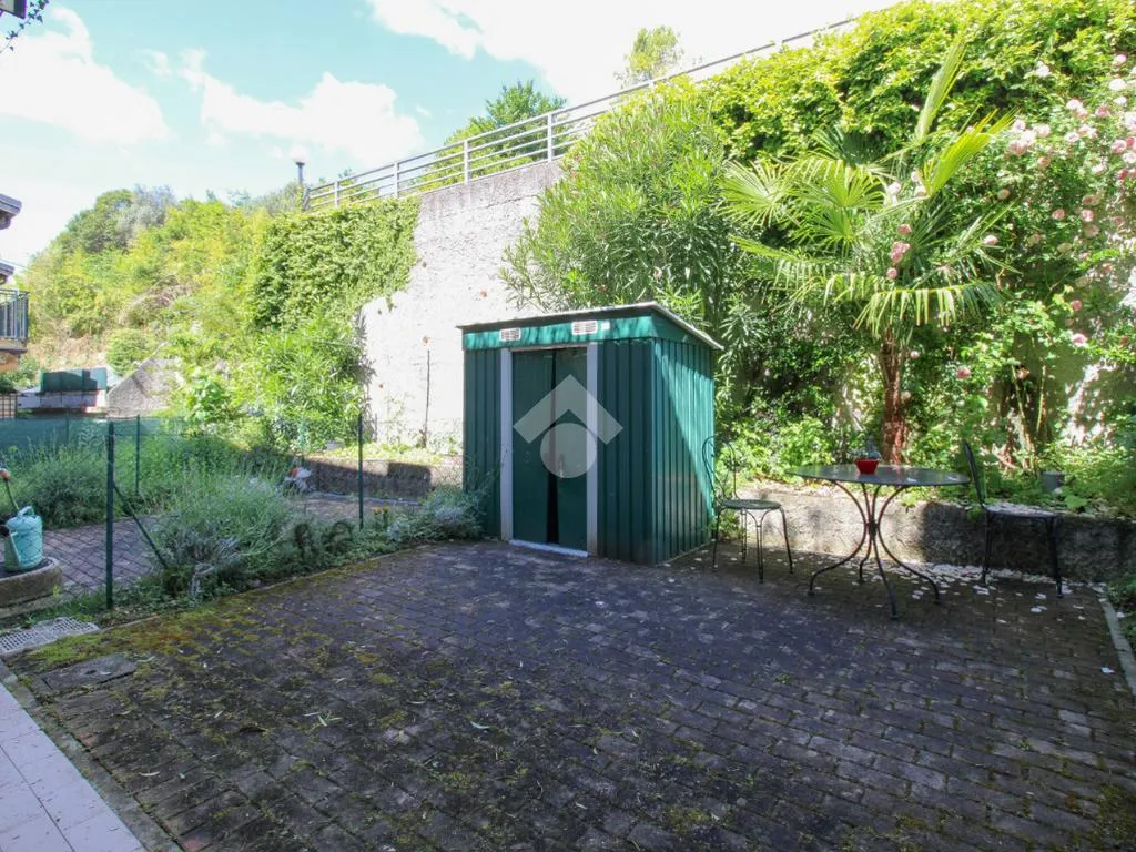Jardin - Twin-Storey Apartment with Lake View in Vigole
